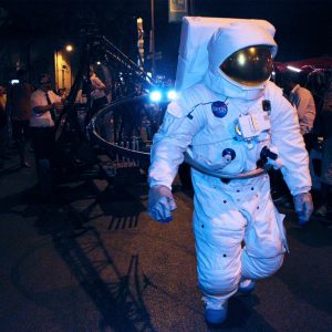 spectacle-de-rue-astronautes3